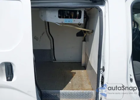 2015 Nissan Nv200 Sv from USA, damaged, VIN 3N6CM0KN0FK733609